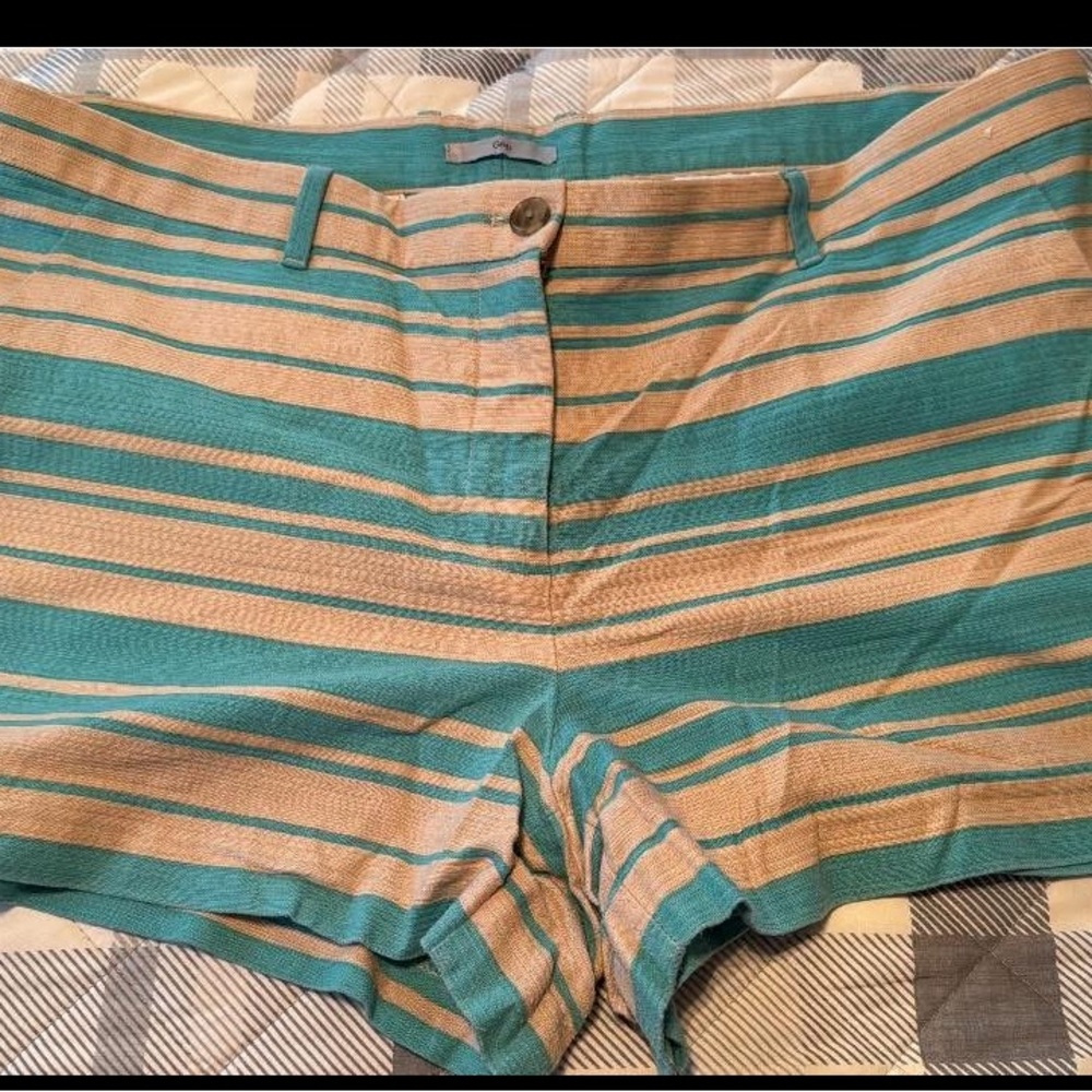 Gap shorts, size 16 stretch fabric, good condition